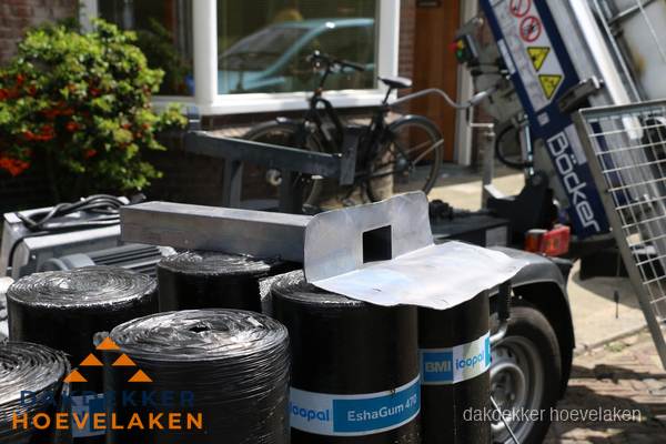 Dakbedekkingsmateriaal en dakgoot onderdelen in Hoevelaken