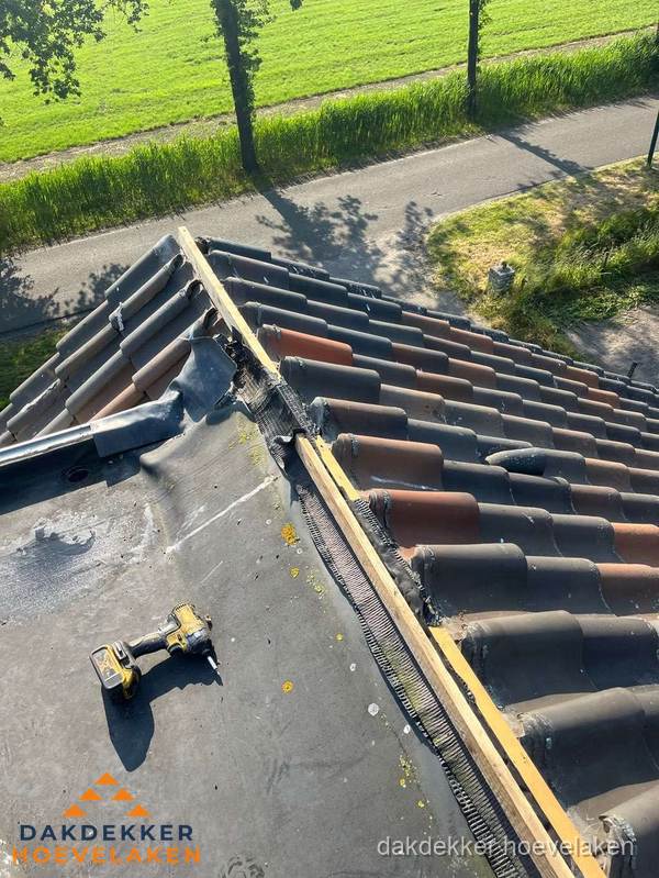 Kosten dakgoot vervangen: werkzaamheden aan dakrand in Hoevelaken